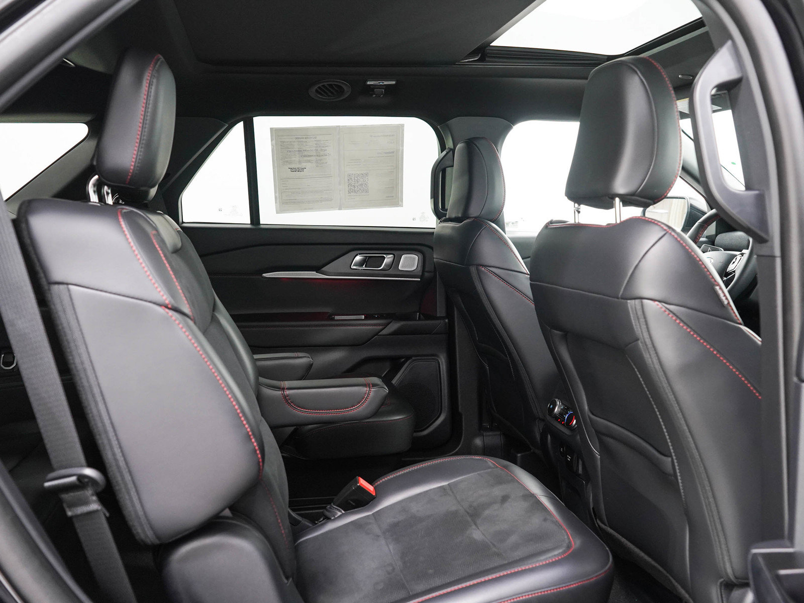 Used 2025 Ford Explorer ST AWD/4WD image 14