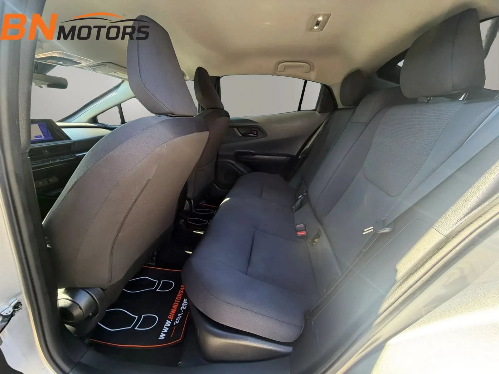 Used 2023 Toyota Prius LE FWD image 14