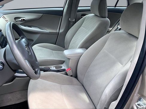 Used 2010 Toyota Corolla LE FWD image 17