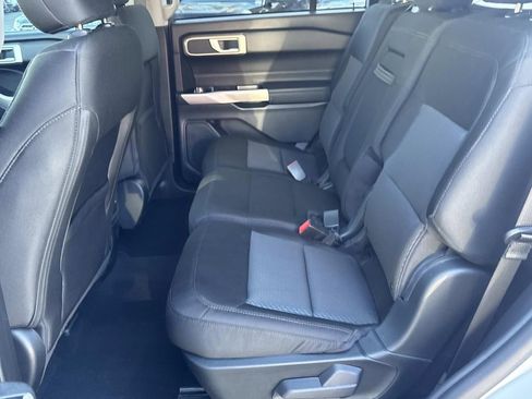Used 2023 Ford Explorer XLT image 14