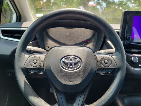 Used 2025 Toyota Corolla LE w/ Convenience Package FWD image 23