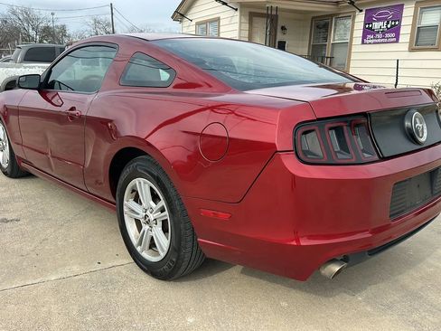Used 2014 Ford Mustang Coupe image 3