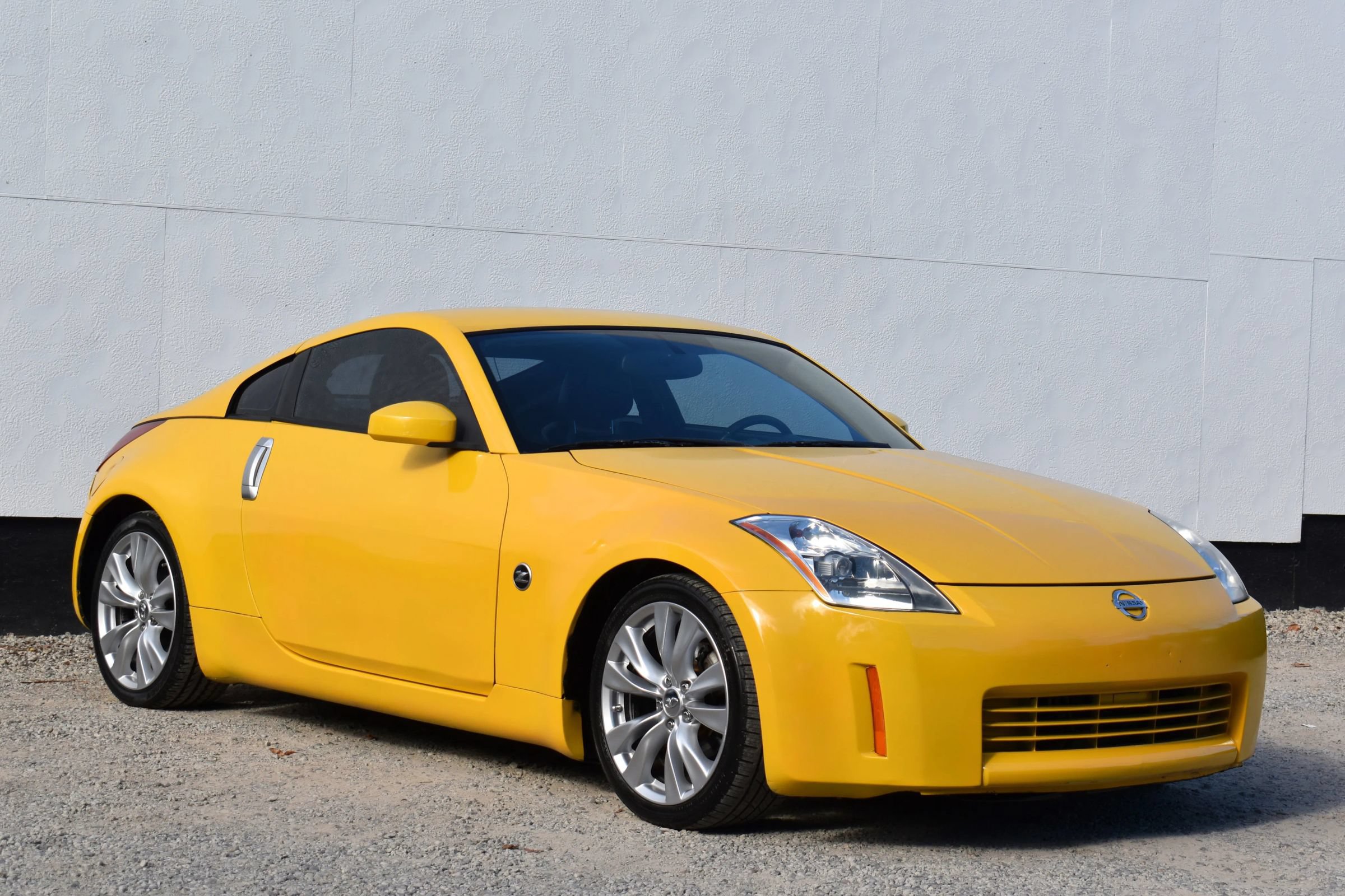 Used 2005 Nissan 350Z Touring w/ (N93) Cargo Convenience Pkg RWD image 1
