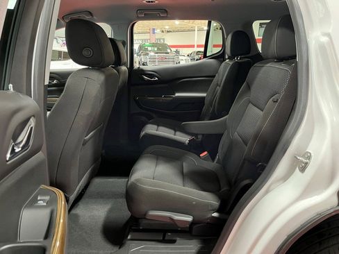 Certified 2023 GMC Acadia SLE w/ Driver Convenience Package image 9