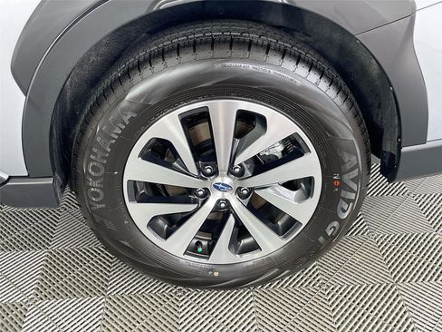 Certified 2025 Subaru Outback Premium AWD/4WD image 33