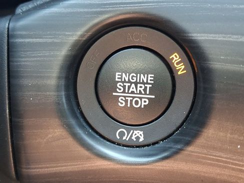 Used 2020 Jeep Grand Cherokee Laredo AWD/4WD image 24