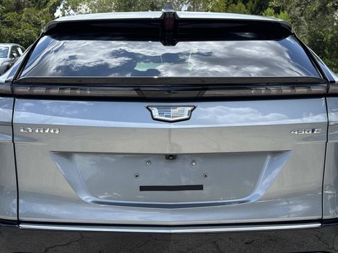 Certified 2025 Cadillac Lyriq Luxury RWD image 10