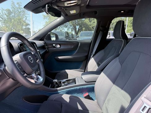 Certified 2023 Volvo XC40 Recharge Ultimate AWD/4WD image 11