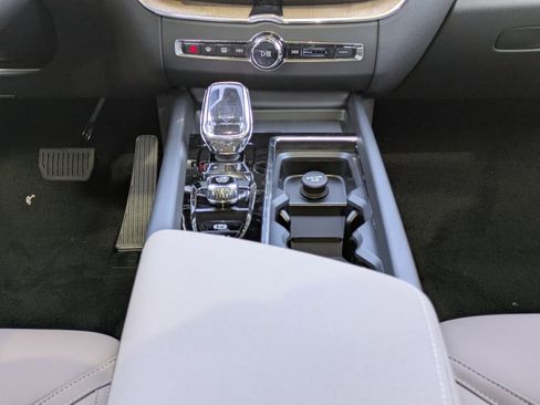 New 2026 Volvo XC60 B5 Core AWD/4WD image 21