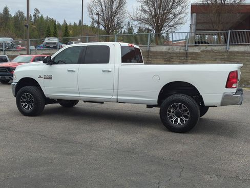 Used 2018 RAM 2500 SLT w/ Luxury Group image 4