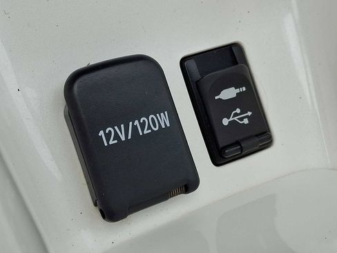 Used 2016 Toyota Prius Four image 20