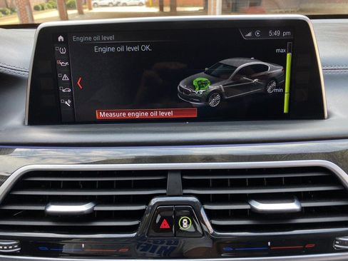 Used 2018 BMW 750i xDrive image 29