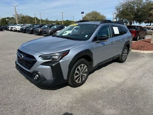 Used 2025 Subaru Outback Limited image 13