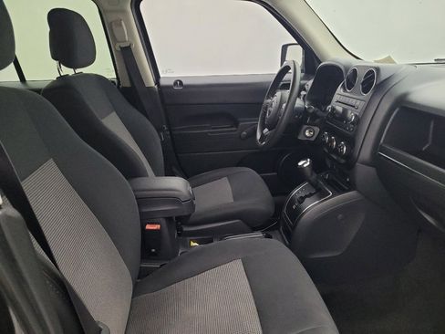Used 2014 Jeep Patriot Sport image 21