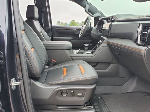 Used 2025 GMC Sierra 1500 AT4 w/ AT4 Premium Package AWD/4WD image 22