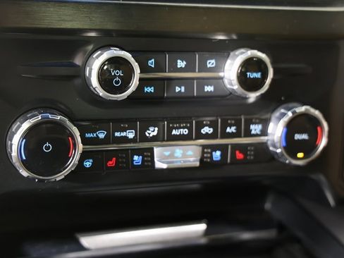 Used 2023 Ford F250 Lariat w/ Chrome Package image 16