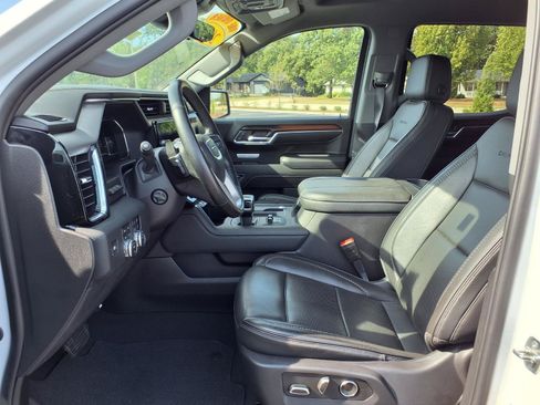 Used 2024 GMC Sierra 1500 Denali w/ Technology Package AWD/4WD image 24