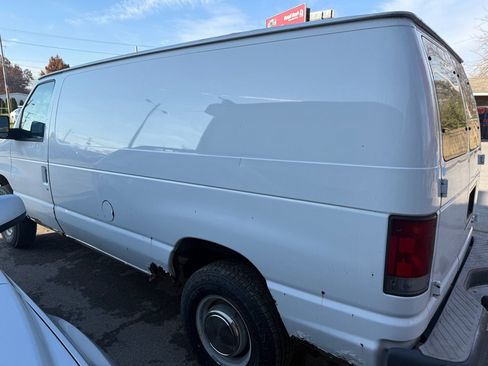 Used 2003 Ford E-250 and Econoline 250 image 3