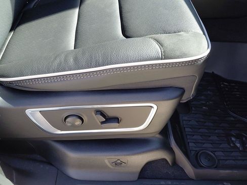 New 2026 RAM 1500 Laramie AWD/4WD image 13