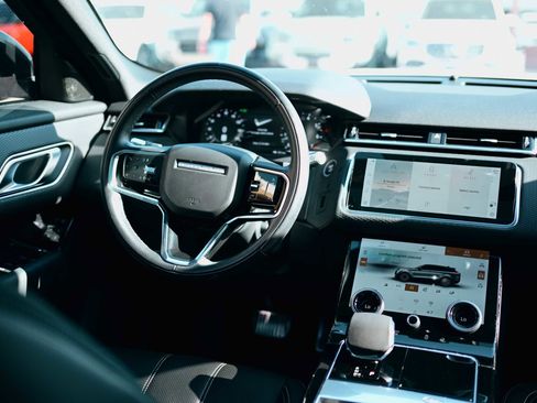 Used 2021 Land Rover Range Rover Velar R-Dynamic S image 10