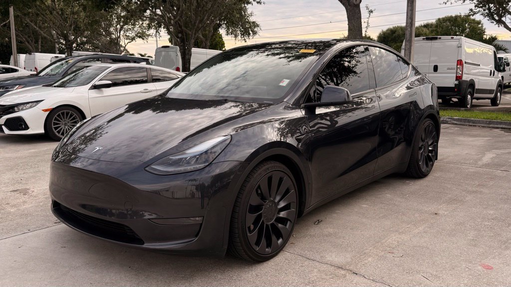 Used 2024 Tesla Model Y Performance AWD/4WD image 2