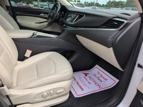 Used 2022 Buick Enclave Essence w/ Experience Buick Package image 9