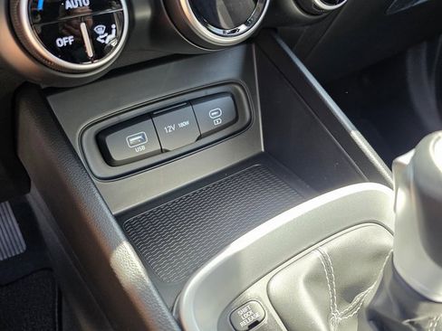 New 2025 Hyundai Venue SEL image 28