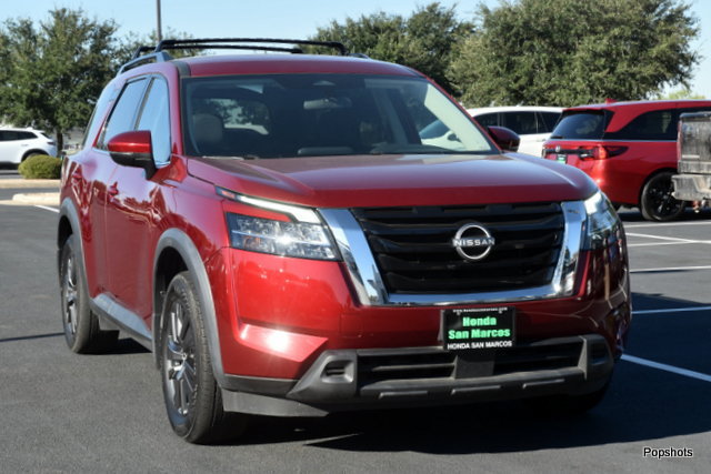 Used 2022 Nissan Pathfinder SV FWD image 2