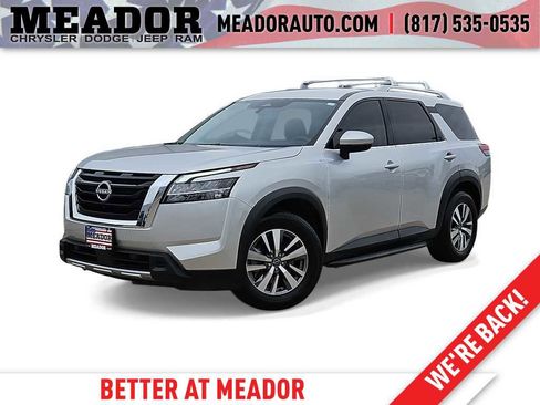 Used 2023 Nissan Pathfinder SL FWD image 1