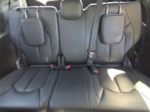 Used 2020 Chrysler Pacifica Touring-L Plus FWD image 10