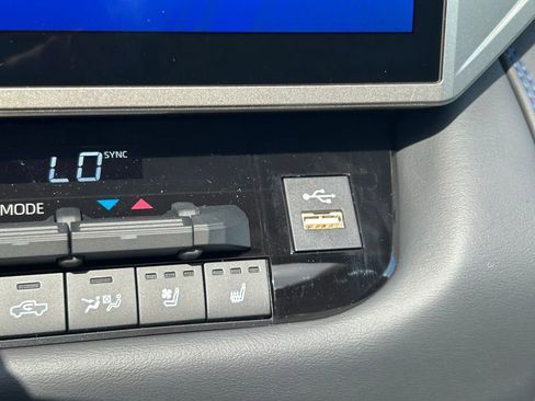 New 2026 Toyota Tundra Platinum AWD/4WD image 41