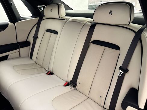 Used 2022 Rolls-Royce Ghost image 25