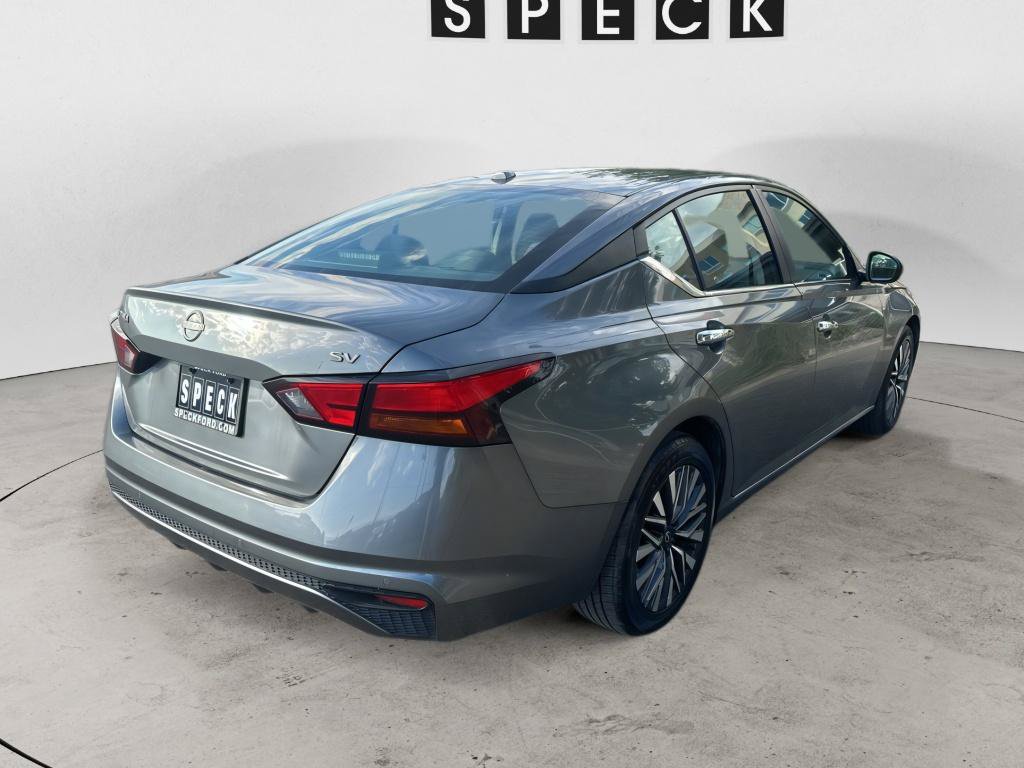 Used 2024 Nissan Altima 2.5 SV FWD image 5