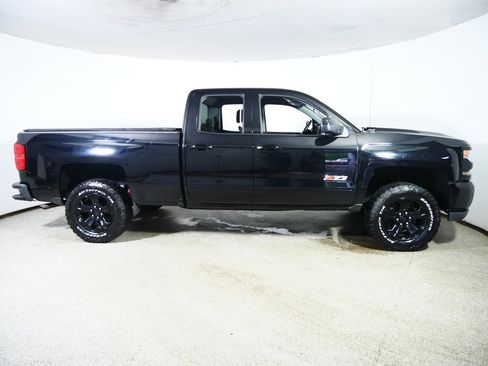 Used 2019 Chevrolet Silverado 1500 LT w/ All Star Edition AWD/4WD image 8
