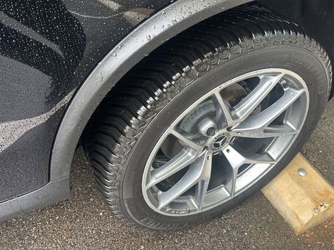 Used 2020 Mercedes-Benz GLC 300 4MATIC image 10