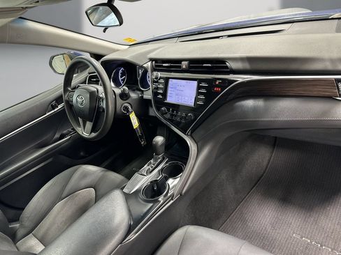 Used 2018 Toyota Camry LE FWD image 16