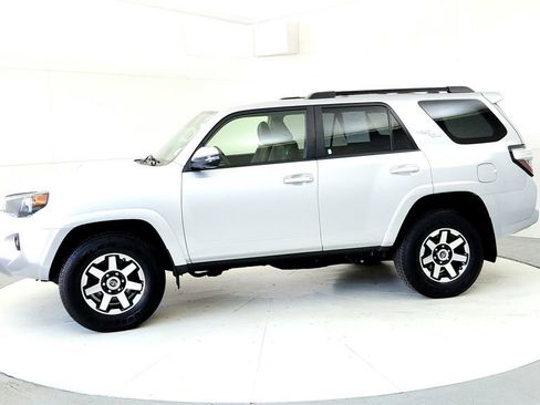 Certified 2023 Toyota 4Runner TRD Off-Road Premium AWD/4WD image 3