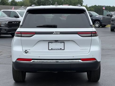 Used 2023 Jeep Grand Cherokee Laredo w/ Luxury Tech Group I AWD/4WD image 44