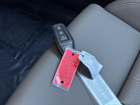 Used 2025 Audi Q5 Premium Plus w/ Premium Plus image 39