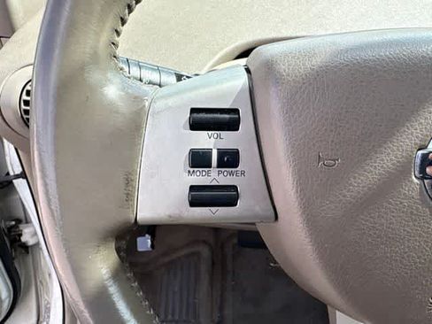 Used 2004 Nissan Quest SE w/ (SEA) Seat Pkg FWD image 12