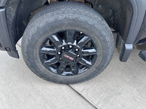 Used 2024 GMC Sierra 2500 AT4 w/ AT4 Preferred Package AWD/4WD image 5