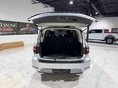 Used 2022 Nissan Armada SL w/ Captain's Chairs Package RWD image 11