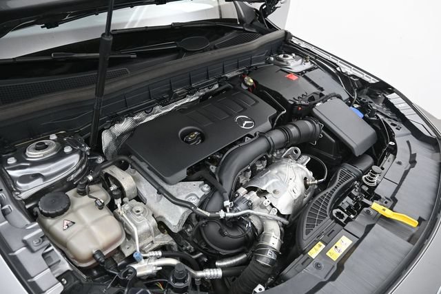 Used 2023 Mercedes-Benz GLB 250 image 28
