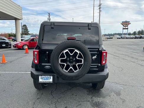 New 2025 Ford Bronco Outer Banks image 4