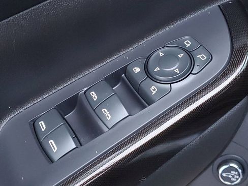 Certified 2022 GMC Acadia AT4 w/ Preferred Package image 33