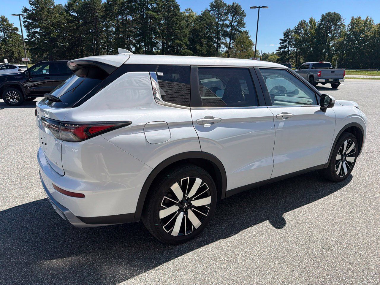 Used 2025 Mitsubishi Outlander SE AWD/4WD image 9