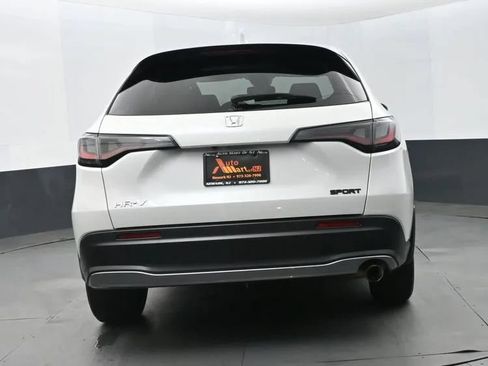 Used 2025 Honda HR-V Sport image 8