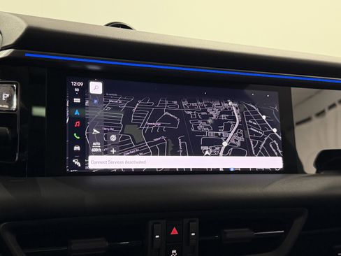 Certified 2025 Porsche Macan 4 Electric image 42