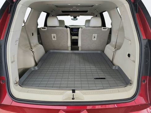 Used 2021 GMC Acadia Denali w/ Denali Technology Package FWD image 24
