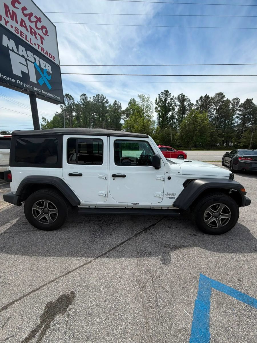 Used 2018 Jeep Wrangler Unlimited Sport S AWD/4WD image 8